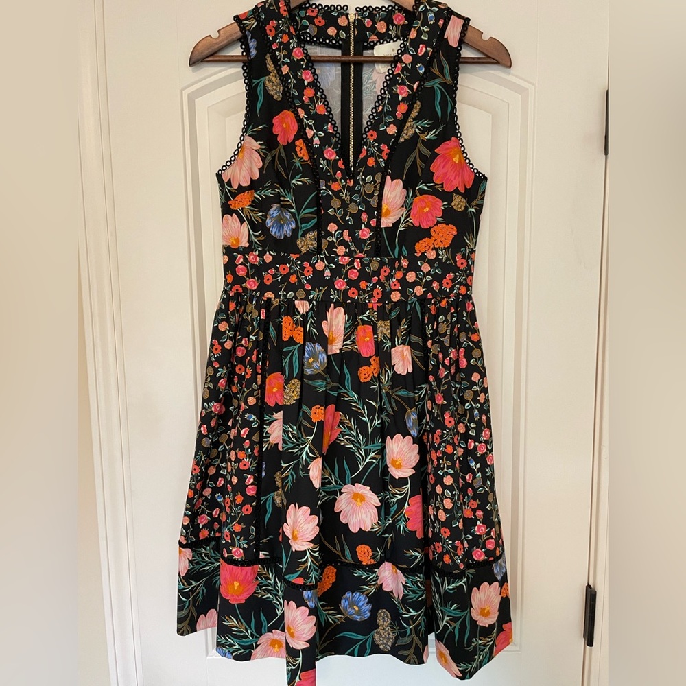 Kate Spade Blossom Floral Dress in Size 6.